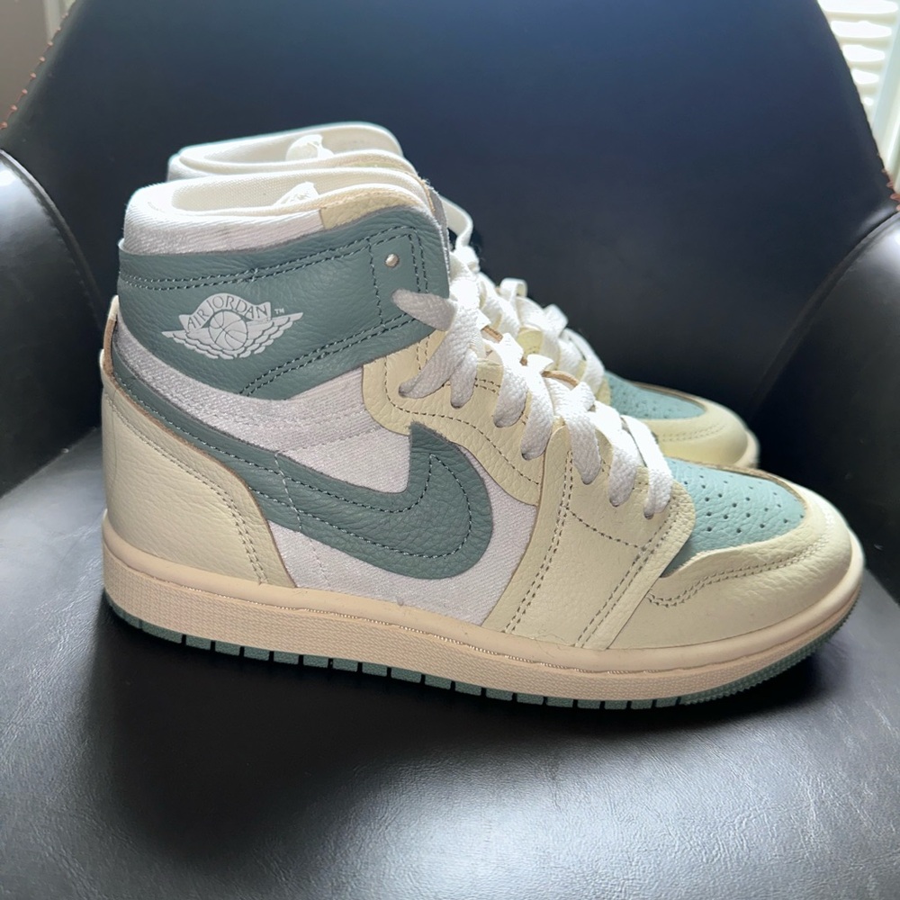 Nike Cream and Sage Sneakers Classic Design